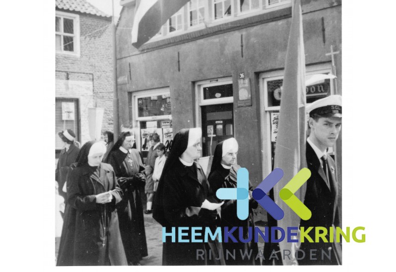 Processie Lobith Dorpsdijk Zusters Klooster en Johanna stichting Coll. HKR